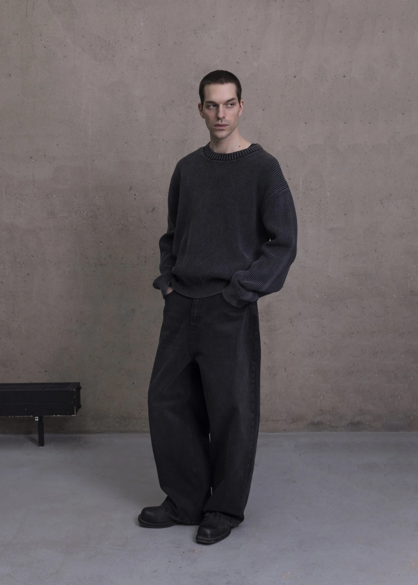 OPEN SYMBOLS WASHED SWEATER DARK