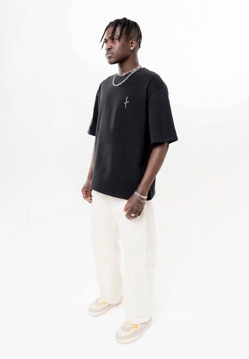 TYPES "BLACK" T-SHIRT